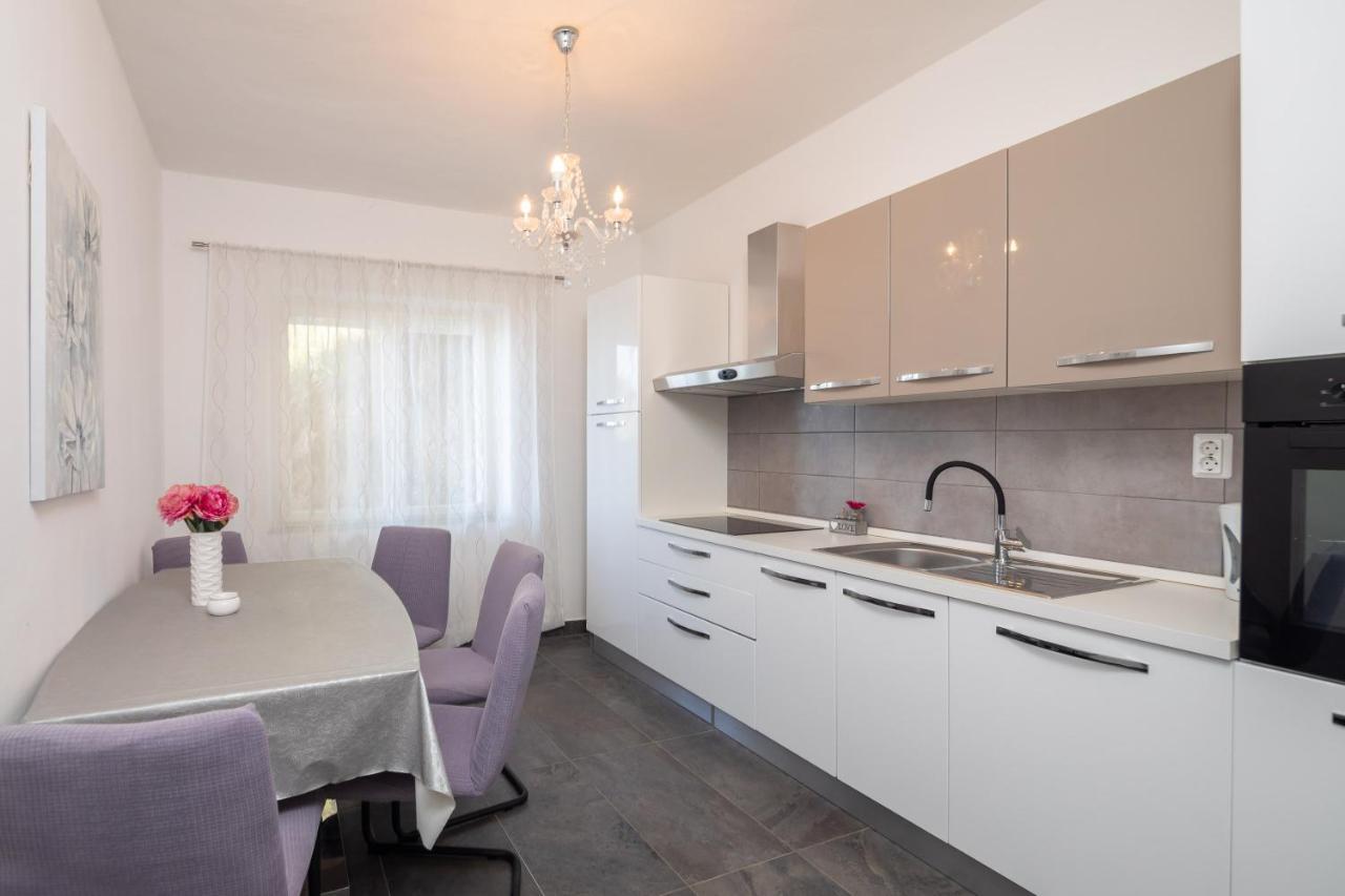 Sky Way Apartments 杜基拉特 外观 照片