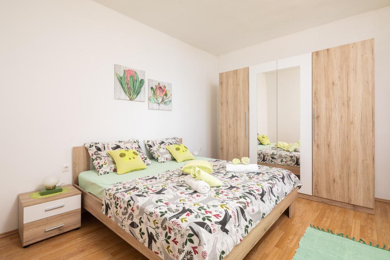 Sky Way Apartments 杜基拉特 外观 照片