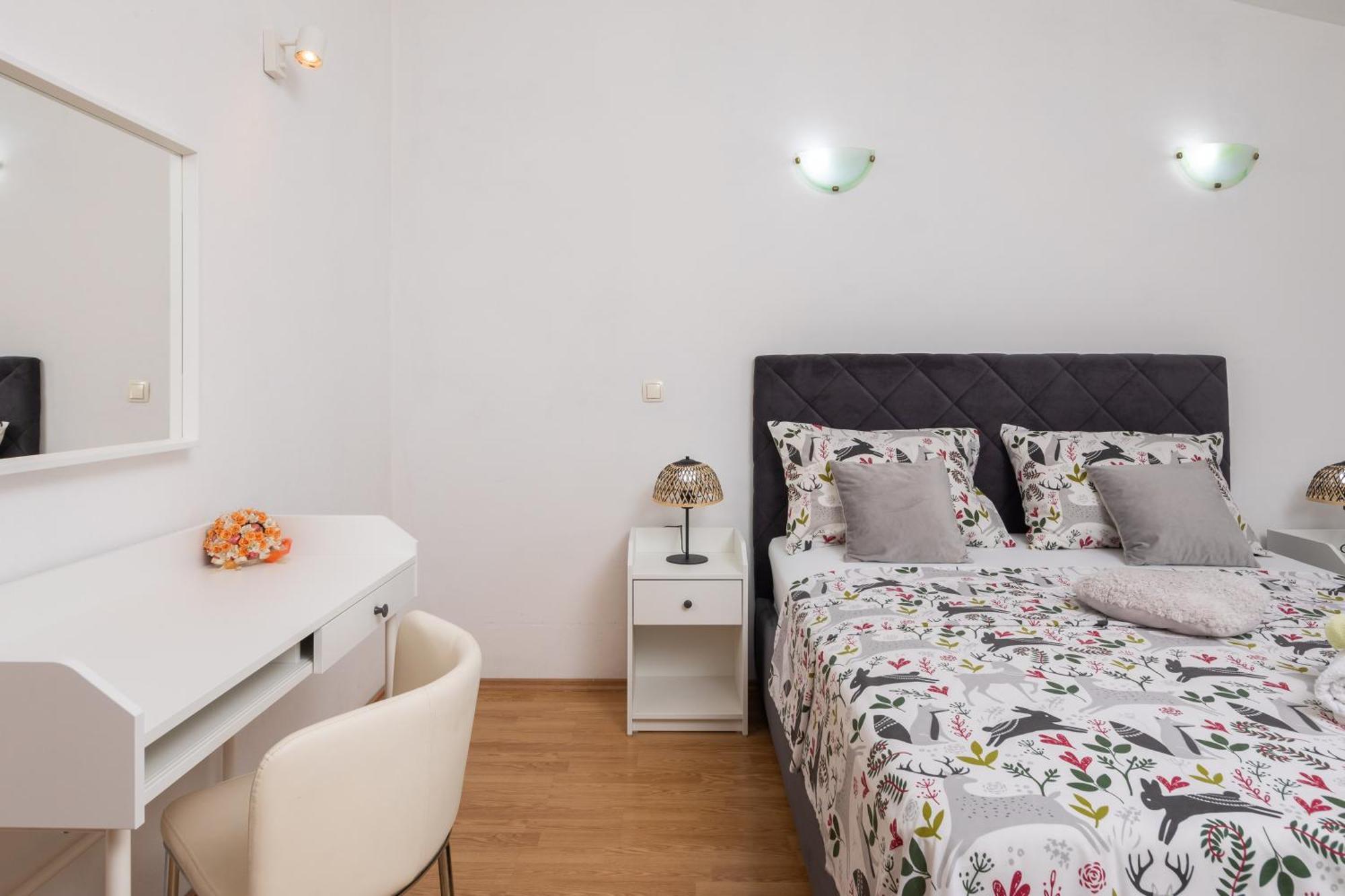 Sky Way Apartments 杜基拉特 外观 照片