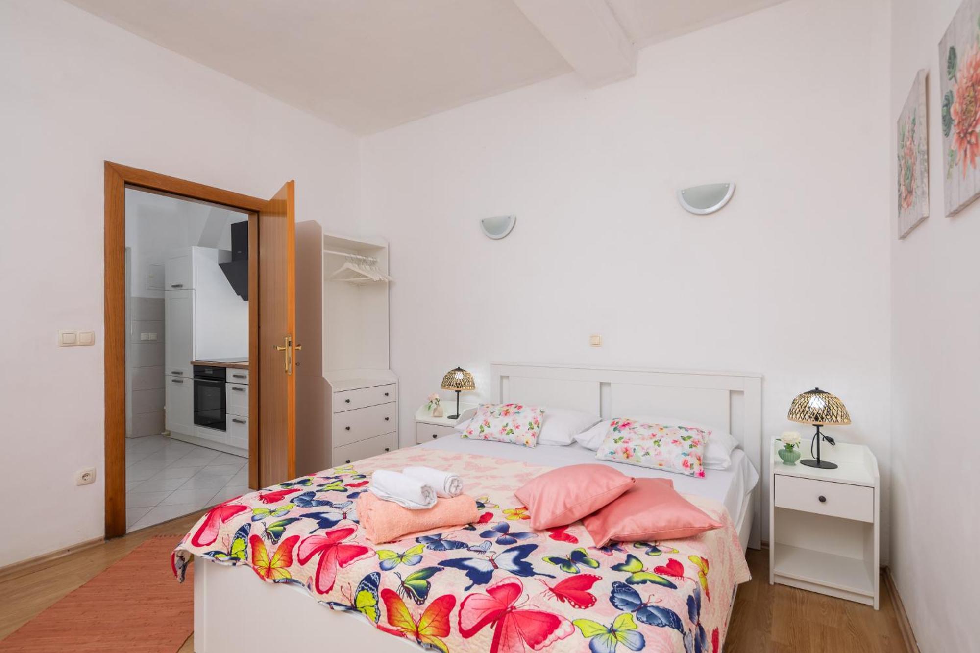 Sky Way Apartments 杜基拉特 外观 照片